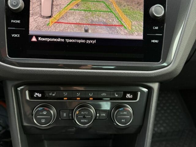 Черный Фольксваген Тигуан, объемом двигателя 2 л и пробегом 182 тыс. км за 27499 $, фото 4 на Automoto.ua