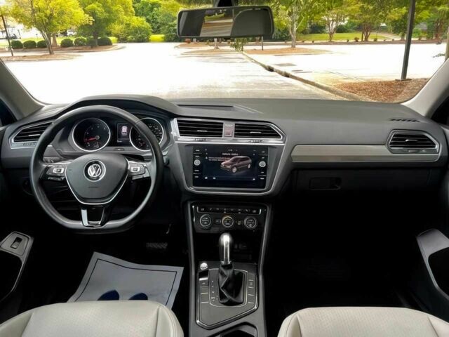 Чорний Фольксваген Тігуан, об'ємом двигуна 2 л та пробігом 37 тис. км за 4000 $, фото 14 на Automoto.ua