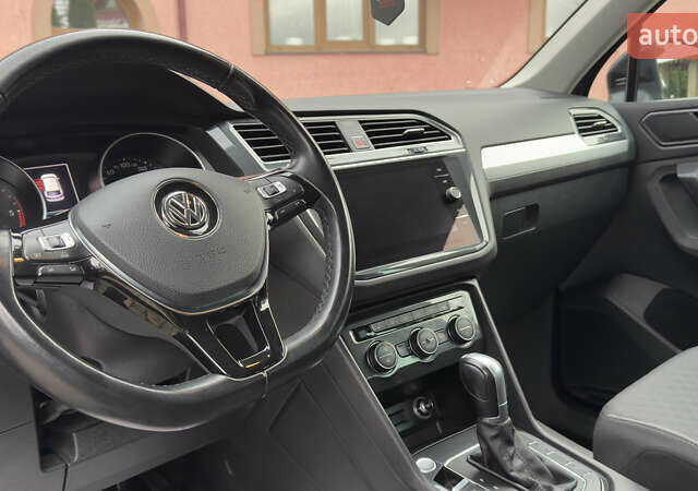 Чорний Фольксваген Тігуан, об'ємом двигуна 1.98 л та пробігом 258 тис. км за 23300 $, фото 57 на Automoto.ua