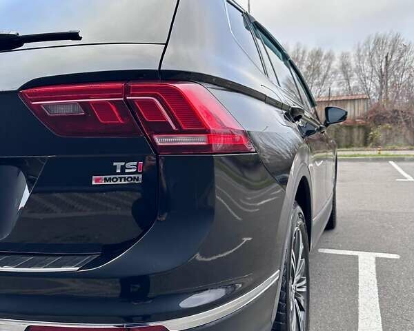 Черный Фольксваген Тигуан, объемом двигателя 1.98 л и пробегом 80 тыс. км за 25000 $, фото 4 на Automoto.ua