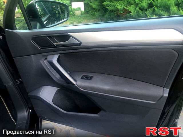 Черный Фольксваген Тигуан, объемом двигателя 2 л и пробегом 258 тыс. км за 21000 $, фото 12 на Automoto.ua