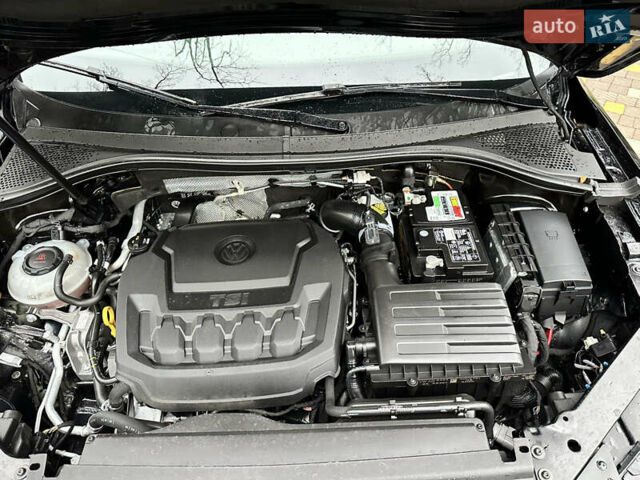 Чорний Фольксваген Тігуан, об'ємом двигуна 2 л та пробігом 186 тис. км за 17300 $, фото 27 на Automoto.ua