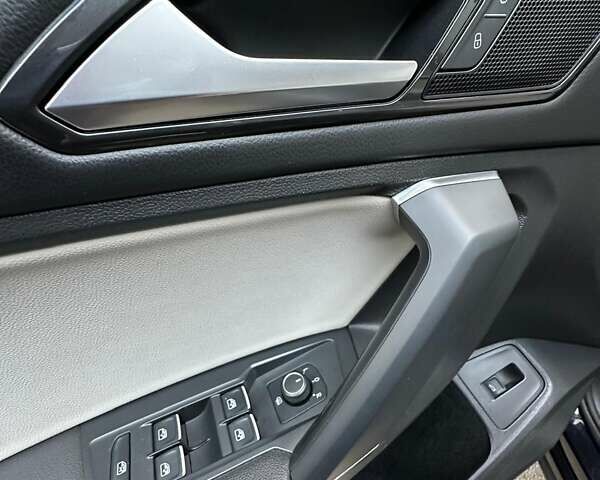 Черный Фольксваген Тигуан, объемом двигателя 1.98 л и пробегом 80 тыс. км за 25000 $, фото 41 на Automoto.ua