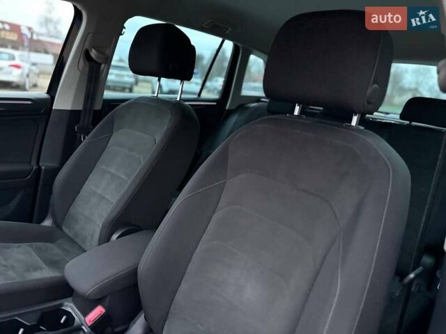 Чорний Фольксваген Тігуан, об'ємом двигуна 1.98 л та пробігом 235 тис. км за 21799 $, фото 11 на Automoto.ua