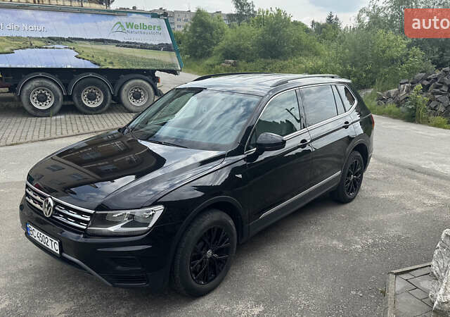 Чорний Фольксваген Тігуан, об'ємом двигуна 1.98 л та пробігом 62 тис. км за 17950 $, фото 5 на Automoto.ua