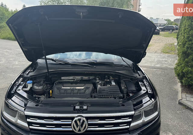 Чорний Фольксваген Тігуан, об'ємом двигуна 1.98 л та пробігом 62 тис. км за 17950 $, фото 28 на Automoto.ua