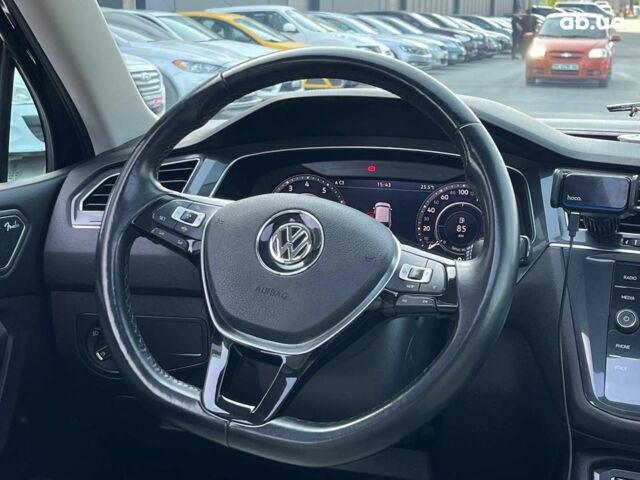 Черный Фольксваген Тигуан, объемом двигателя 2 л и пробегом 161 тыс. км за 25690 $, фото 37 на Automoto.ua