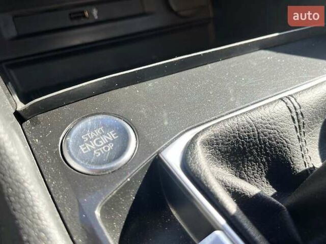 Черный Фольксваген Тигуан, объемом двигателя 1.97 л и пробегом 258 тыс. км за 18700 $, фото 21 на Automoto.ua