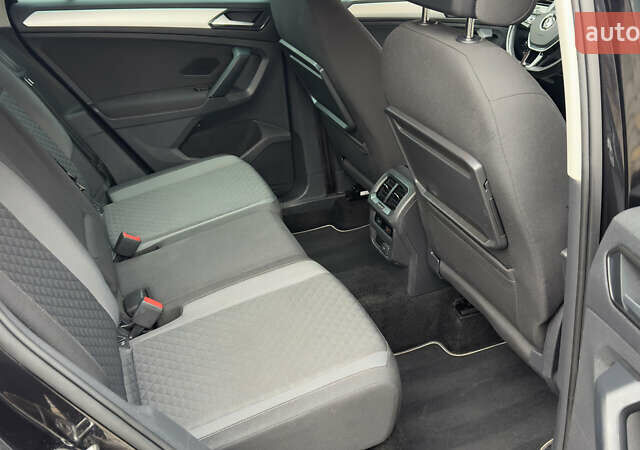 Чорний Фольксваген Тігуан, об'ємом двигуна 1.98 л та пробігом 258 тис. км за 23300 $, фото 28 на Automoto.ua