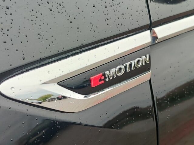 Чорний Фольксваген Тігуан, об'ємом двигуна 2 л та пробігом 260 тис. км за 24950 $, фото 6 на Automoto.ua