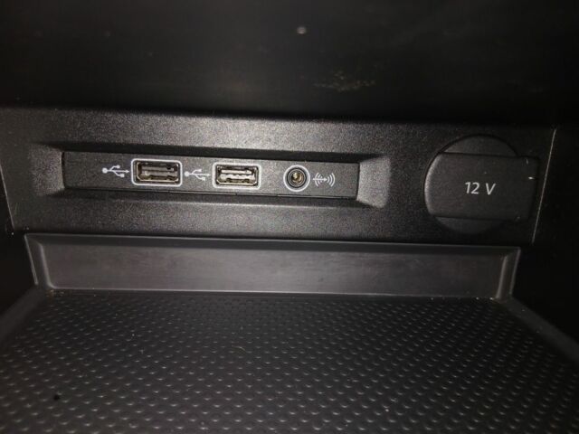 Черный Фольксваген Тигуан, объемом двигателя 0 л и пробегом 300 тыс. км за 27500 $, фото 3 на Automoto.ua