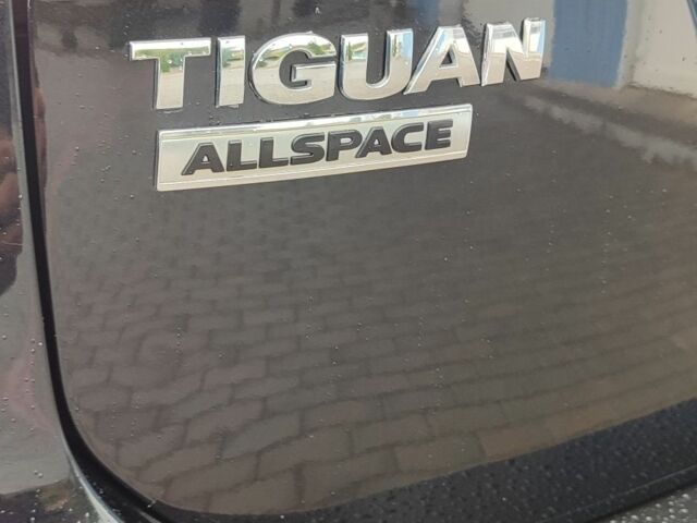Чорний Фольксваген Тігуан, об'ємом двигуна 2 л та пробігом 260 тис. км за 24950 $, фото 7 на Automoto.ua
