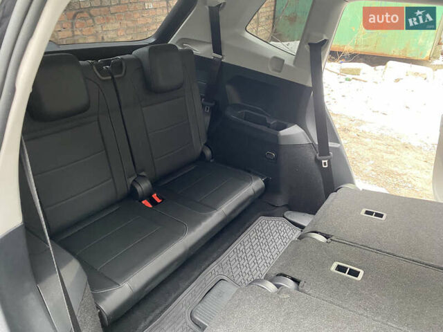 Черный Фольксваген Тигуан, объемом двигателя 2 л и пробегом 183 тыс. км за 19700 $, фото 18 на Automoto.ua