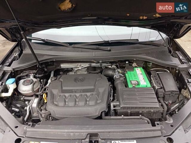 Черный Фольксваген Тигуан, объемом двигателя 2 л и пробегом 149 тыс. км за 16800 $, фото 49 на Automoto.ua
