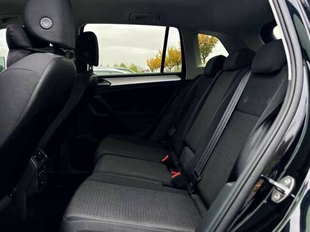 Чорний Фольксваген Тігуан, об'ємом двигуна 2 л та пробігом 150 тис. км за 23000 $, фото 9 на Automoto.ua