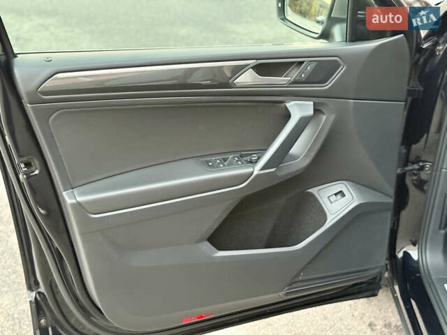 Черный Фольксваген Тигуан, объемом двигателя 1.97 л и пробегом 204 тыс. км за 26990 $, фото 26 на Automoto.ua