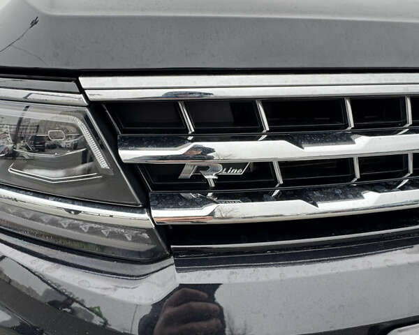 Черный Фольксваген Тигуан, объемом двигателя 2 л и пробегом 92 тыс. км за 21900 $, фото 10 на Automoto.ua