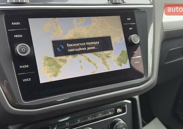 Чорний Фольксваген Тігуан, об'ємом двигуна 1.98 л та пробігом 258 тис. км за 23300 $, фото 60 на Automoto.ua