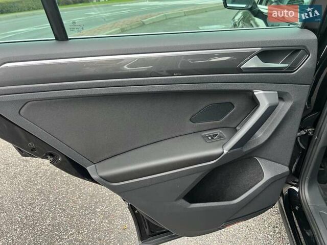 Чорний Фольксваген Тігуан, об'ємом двигуна 1.98 л та пробігом 138 тис. км за 28500 $, фото 13 на Automoto.ua