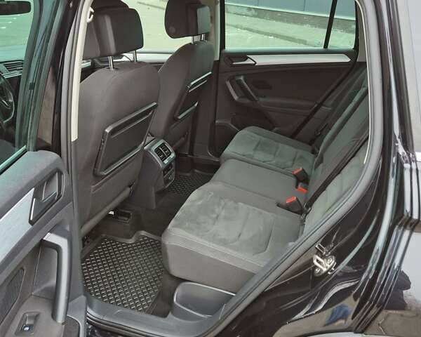 Черный Фольксваген Тигуан, объемом двигателя 1.98 л и пробегом 198 тыс. км за 21950 $, фото 24 на Automoto.ua