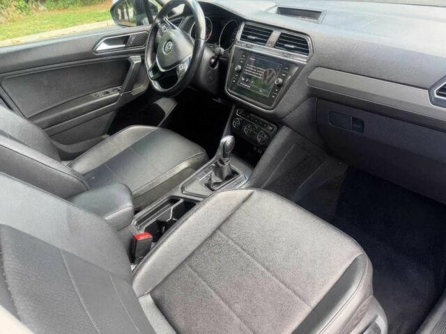 Черный Фольксваген Тигуан, объемом двигателя 2 л и пробегом 37 тыс. км за 13000 $, фото 9 на Automoto.ua