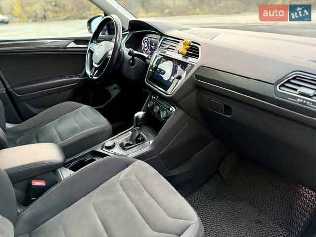 Черный Фольксваген Тигуан, объемом двигателя 1.97 л и пробегом 204 тыс. км за 26990 $, фото 39 на Automoto.ua