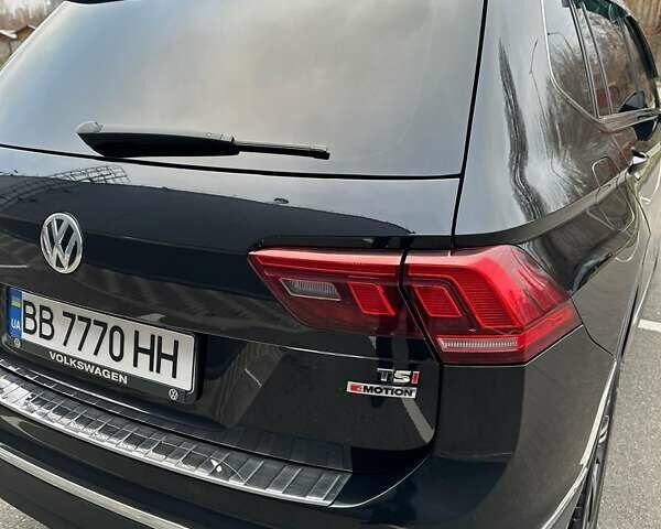 Черный Фольксваген Тигуан, объемом двигателя 1.98 л и пробегом 80 тыс. км за 25000 $, фото 6 на Automoto.ua