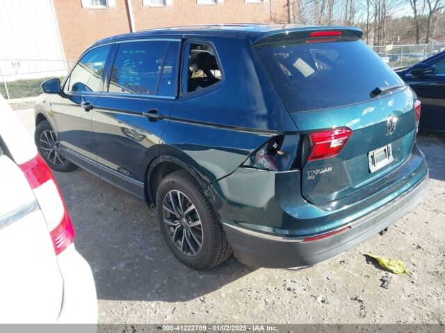 Черный Фольксваген Тигуан, объемом двигателя 2 л и пробегом 122 тыс. км за 13999 $, фото 3 на Automoto.ua