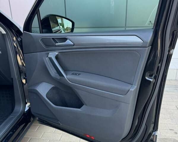 Черный Фольксваген Тигуан, объемом двигателя 1.98 л и пробегом 220 тыс. км за 22000 $, фото 13 на Automoto.ua