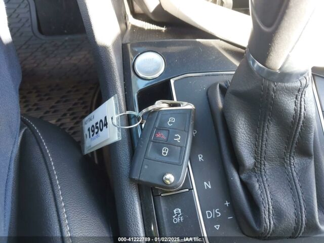 Черный Фольксваген Тигуан, объемом двигателя 2 л и пробегом 122 тыс. км за 13999 $, фото 8 на Automoto.ua