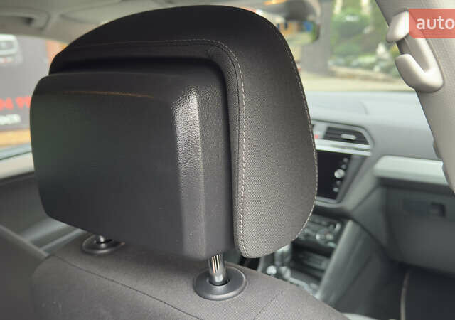 Чорний Фольксваген Тігуан, об'ємом двигуна 1.98 л та пробігом 258 тис. км за 23300 $, фото 30 на Automoto.ua