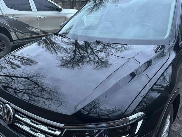 Черный Фольксваген Тигуан, объемом двигателя 2 л и пробегом 130 тыс. км за 21500 $, фото 7 на Automoto.ua