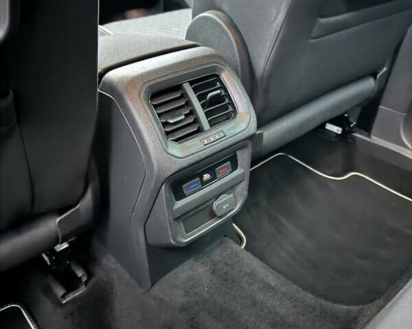 Черный Фольксваген Тигуан, объемом двигателя 2 л и пробегом 190 тыс. км за 23150 $, фото 23 на Automoto.ua