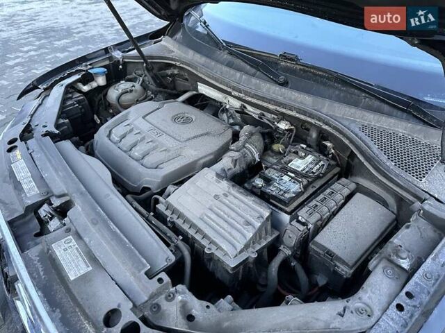 Черный Фольксваген Тигуан, объемом двигателя 2 л и пробегом 94 тыс. км за 17260 $, фото 36 на Automoto.ua