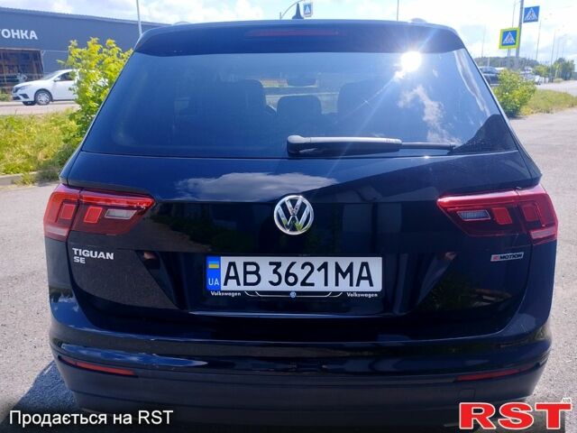 Черный Фольксваген Тигуан, объемом двигателя 2 л и пробегом 165 тыс. км за 16500 $, фото 4 на Automoto.ua