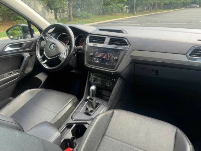 Черный Фольксваген Тигуан, объемом двигателя 2 л и пробегом 37 тыс. км за 13000 $, фото 7 на Automoto.ua