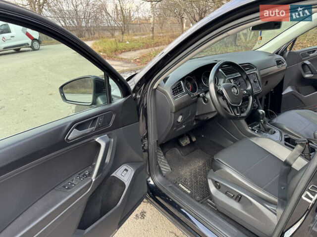 Черный Фольксваген Тигуан, объемом двигателя 2 л и пробегом 183 тыс. км за 19700 $, фото 11 на Automoto.ua