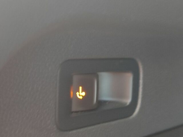 Чорний Фольксваген Тігуан, об'ємом двигуна 2 л та пробігом 260 тис. км за 24950 $, фото 19 на Automoto.ua