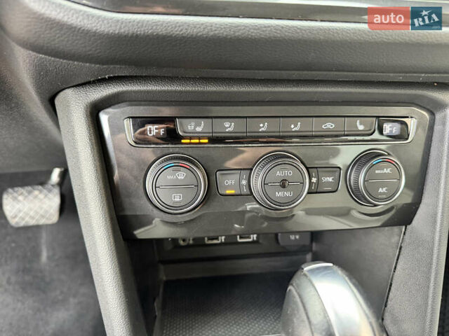 Черный Фольксваген Тигуан, объемом двигателя 1.98 л и пробегом 104 тыс. км за 19990 $, фото 27 на Automoto.ua