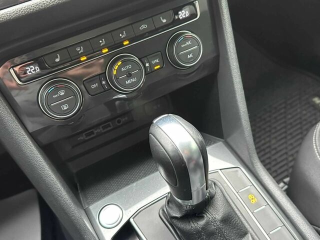 Чорний Фольксваген Тігуан, об'ємом двигуна 2 л та пробігом 271 тис. км за 16499 $, фото 15 на Automoto.ua