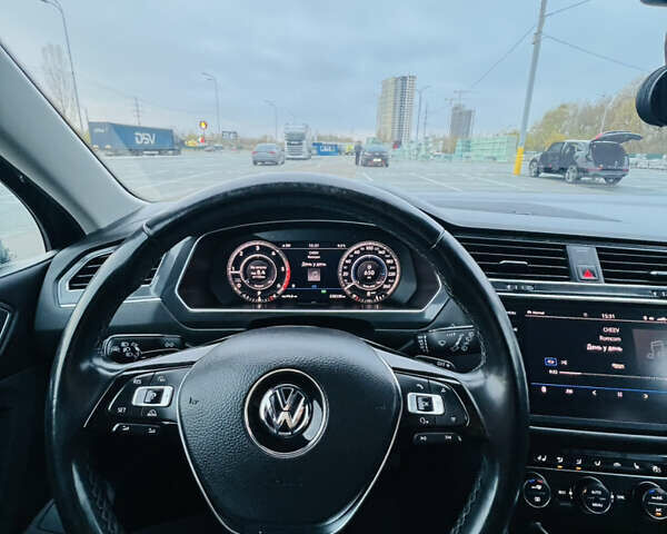 Черный Фольксваген Тигуан, объемом двигателя 1.97 л и пробегом 228 тыс. км за 26000 $, фото 9 на Automoto.ua