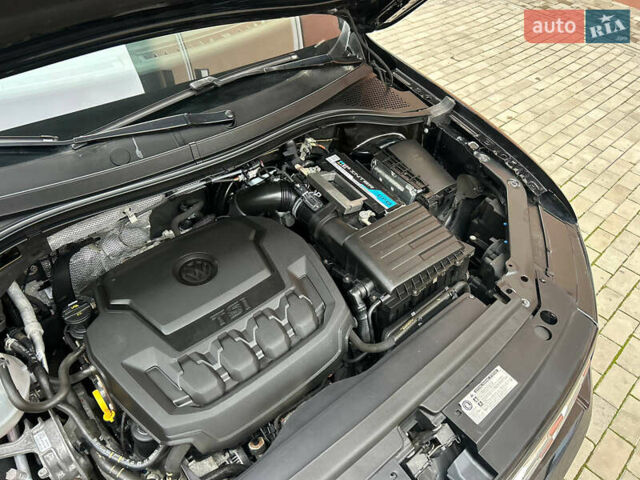 Черный Фольксваген Тигуан, объемом двигателя 2 л и пробегом 105 тыс. км за 16350 $, фото 36 на Automoto.ua