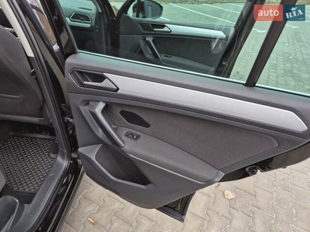 Черный Фольксваген Тигуан, объемом двигателя 1.98 л и пробегом 198 тыс. км за 21950 $, фото 36 на Automoto.ua