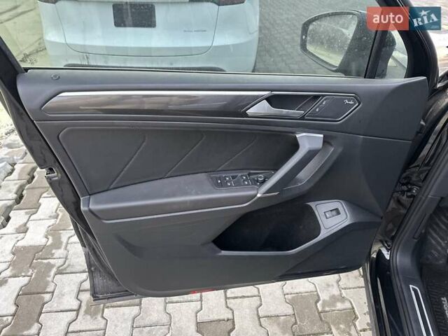 Черный Фольксваген Тигуан, объемом двигателя 2 л и пробегом 94 тыс. км за 17260 $, фото 14 на Automoto.ua