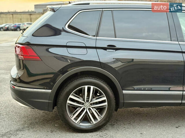Черный Фольксваген Тигуан, объемом двигателя 1.97 л и пробегом 204 тыс. км за 26990 $, фото 30 на Automoto.ua