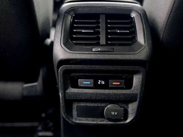 Чорний Фольксваген Тігуан, об'ємом двигуна 2 л та пробігом 150 тис. км за 23000 $, фото 10 на Automoto.ua