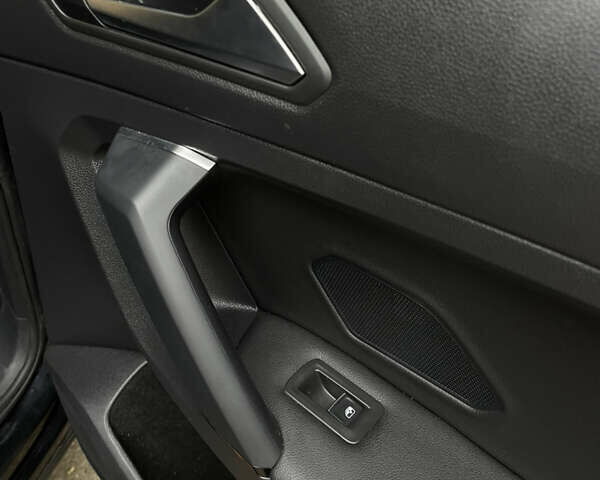 Чорний Фольксваген Тігуан, об'ємом двигуна 1.98 л та пробігом 105 тис. км за 20500 $, фото 31 на Automoto.ua