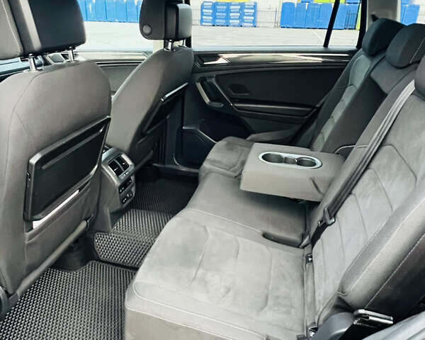 Черный Фольксваген Тигуан, объемом двигателя 1.97 л и пробегом 228 тыс. км за 26000 $, фото 13 на Automoto.ua