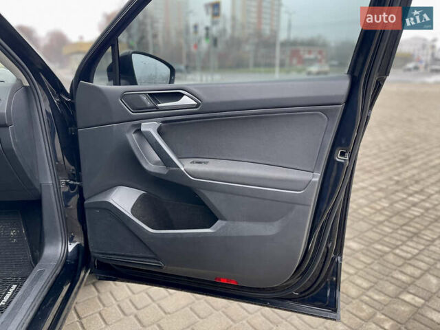 Черный Фольксваген Тигуан, объемом двигателя 1.98 л и пробегом 66 тыс. км за 16900 $, фото 26 на Automoto.ua