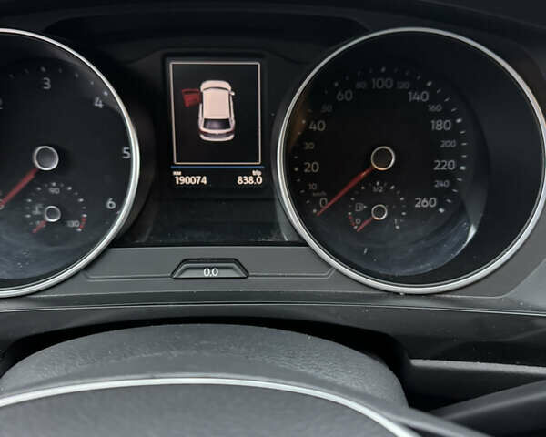 Черный Фольксваген Тигуан, объемом двигателя 2 л и пробегом 190 тыс. км за 23150 $, фото 18 на Automoto.ua